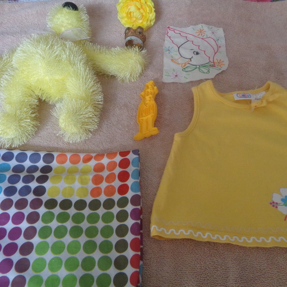 RETRO TOYS BABY DRESS PILLOWCASE DUCK ETC. BUNDLE